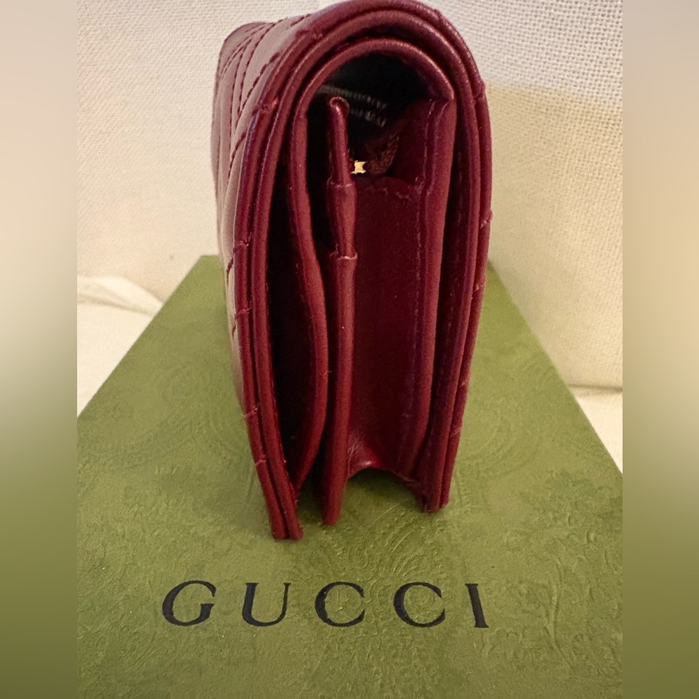 Gucci GG Marmont Rosso Ancora Red Matelassé Chevron Wallet Double G Gold 466492 - Picture 2 of 12
